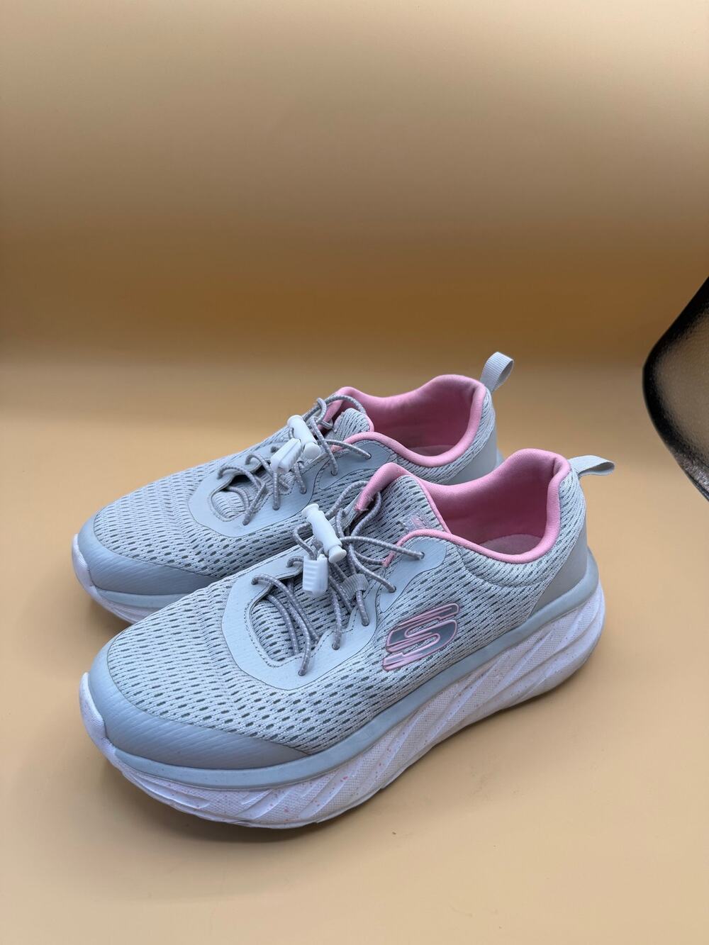 Skechers Womens Grey Pink Memory Foam Bungee Toggle Running Shoes - Size 8.5 US
